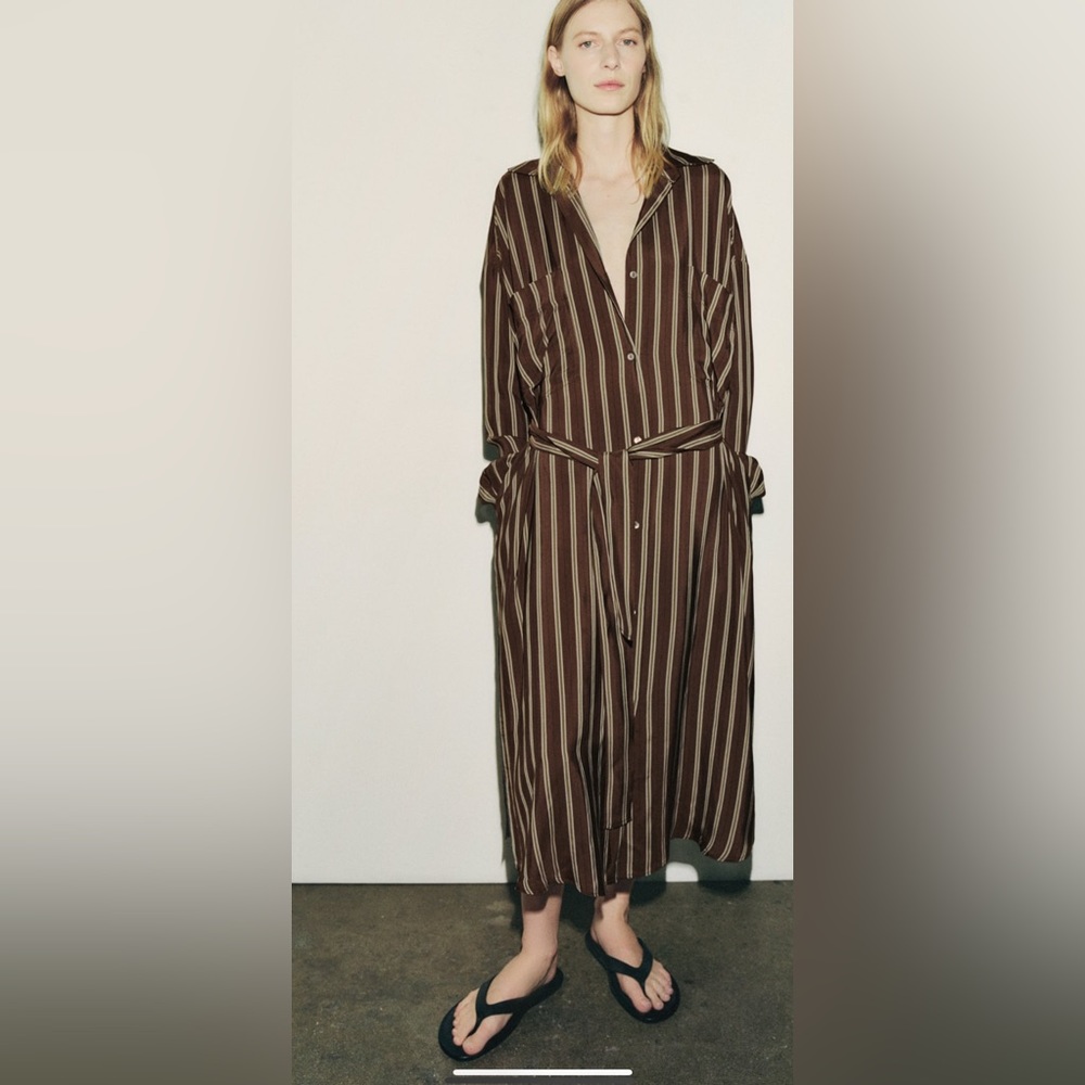 LIMITED EDITION SHIRT DRESS (NWT)
Size: M-L